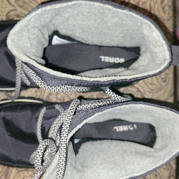 Women's size 9.5 Sorel Boots - Picture 6 of 7